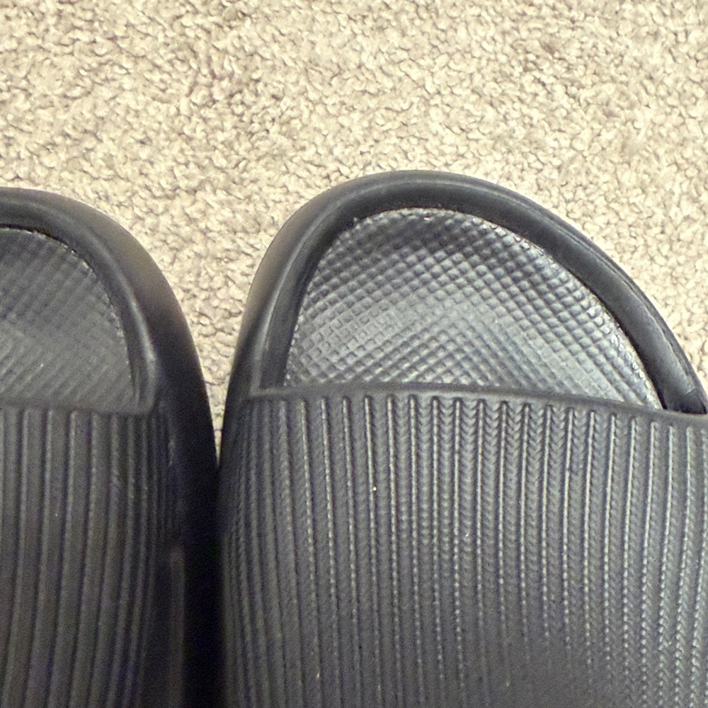 CALIA by Carrie Underwood Black Slide Sandals - Picture 4 of 6
